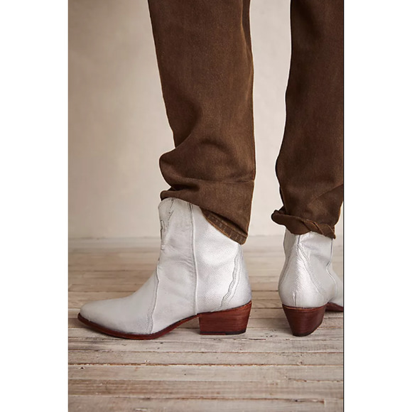 NEW Free People New Frontier Western Boot Silver Women's Size 7 - Picture 4 of 10